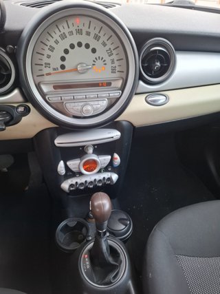 MINI CLUBMAN 1.6D  AUT