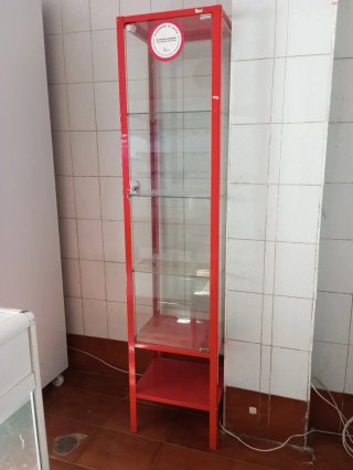 Vitrina Expositora Roja Cristal y Metal