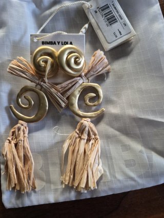 Pendientes BIMBA Y LOLA dorados con flecos