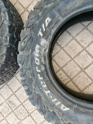 Ruedas BFGoodrich All-Terrain T/A-17 pulgadas.