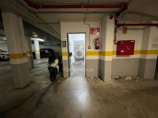 Garaje en venta en Montesa en Esplugues de Llobregat