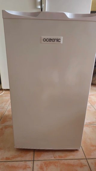 Nevera compacta blanca
