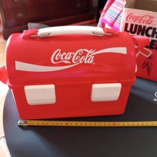 Pequeña nevera portátil coca cola