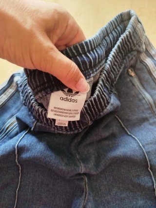 Pantalón corto Adidas azul