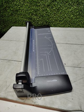 Guillotina de papel giratoria para A4 - Amazon basics