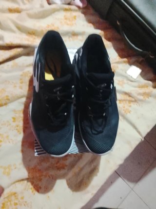 Zapatillas pádel Anibal negras y blancas
