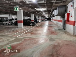 Garaje en venta en Milán - Pumarín - Teatinos en Oviedo