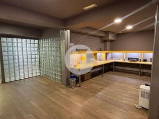 Local comercial en venta en Les Corts en Barcelona