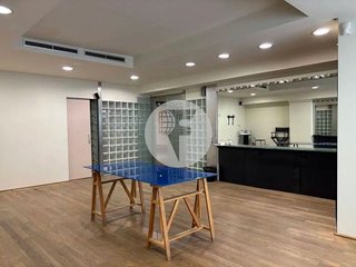 Local comercial en venta en Les Corts en Barcelona