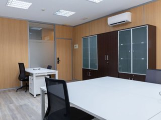 Oficina en alquiler en Nueva Andalucía centro en Marbella
