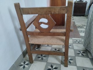 Pareja sillones rústicos madera y enea