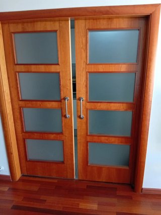 Puerta madera maciza cerezo