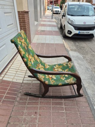 Mecedora Vintage Tela y Madera