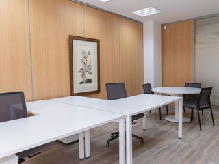 Oficina en alquiler en Nueva Andalucía centro en Marbella