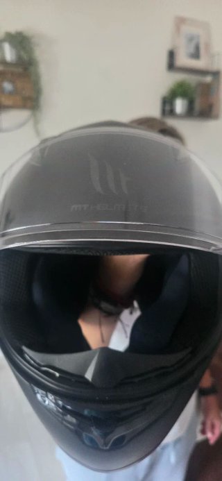Casco de moto negro