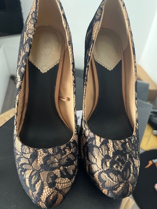 Zapatos de tacón Stradivarius encaje
