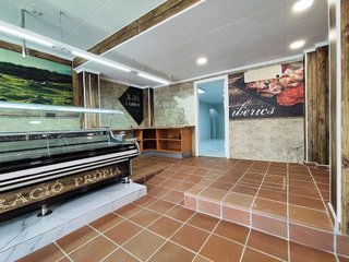 Local comercial en venta en Palau-solità i Plegamans