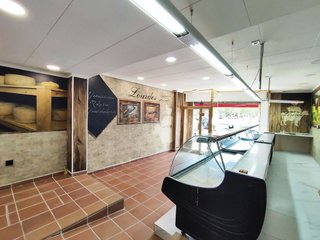 Local comercial en venta en Palau-solità i Plegamans