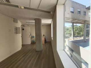 Oficina en venta en El Raval en Barcelona