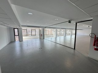 Oficina en alquiler en Les Corts en Barcelona