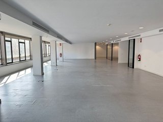 Oficina en alquiler en Les Corts en Barcelona