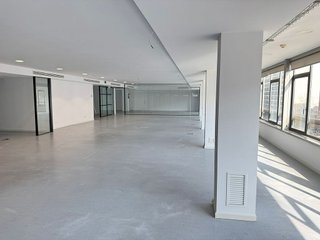 Oficina en alquiler en Les Corts en Barcelona