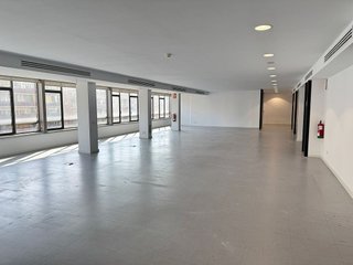Oficina en alquiler en Les Corts en Barcelona