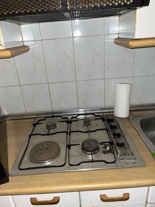 Cocina modular blanca y negra