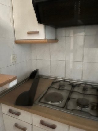 Cocina modular blanca y negra