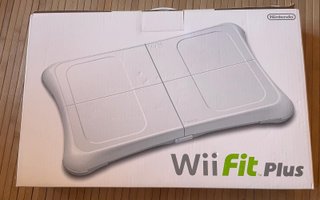 Nintendo Wii negra + 2 mandos + Wii Fit + juegos