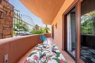Piso en venta en El Padrón - El Velerín - Voladilla en Estepona
