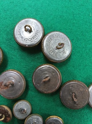 Lote 16 botones militares antiguos
