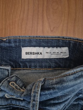 Pantalón vaquero Bershka flare