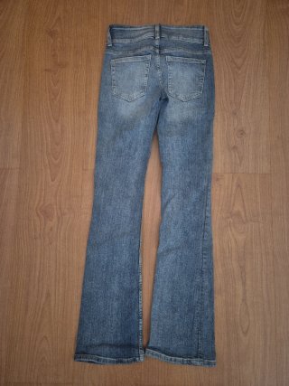 Pantalón vaquero Bershka flare