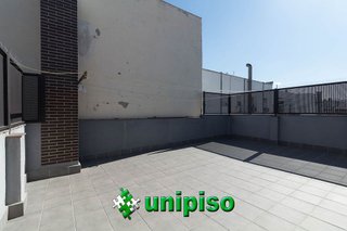 Piso en alquiler en Palos de Moguer en Madrid