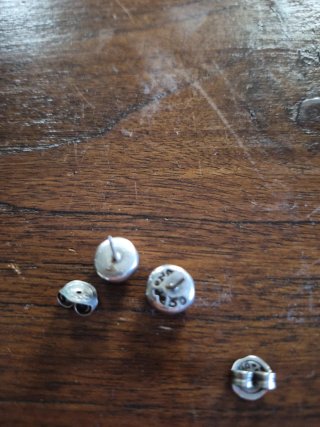 Pendientes UNO de 50 originales