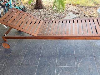 Tumbona de madera IKEA (cojín no incluido)