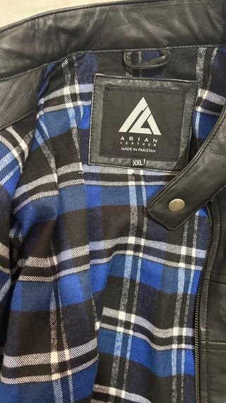 Chaqueta de cuero negra