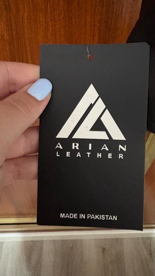 Chaqueta de cuero negra