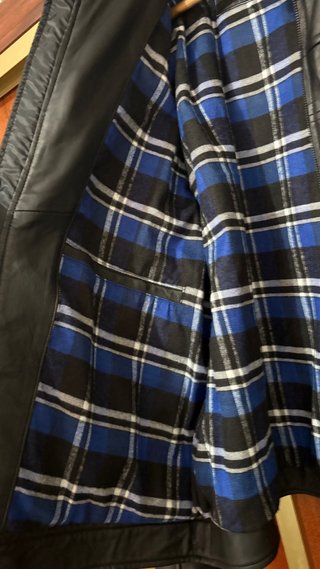 Chaqueta de cuero negra