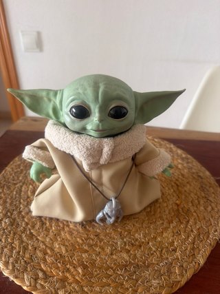 Figura Bebé Yoda Electrónica
