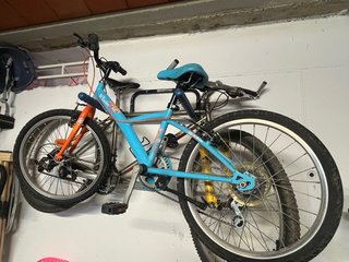 Bicicleta niña B'Twin azul y naranja