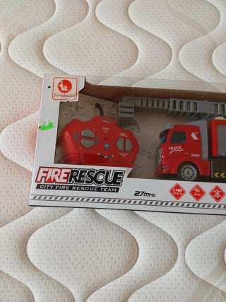 Camión de bomberos teledirigido