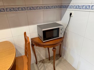 Mesa cocina extensible + 4 sillas + mesa aux