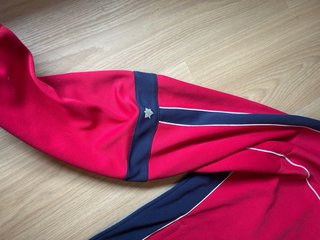 Conjunto deportivo Luanvi azul marino y rojo