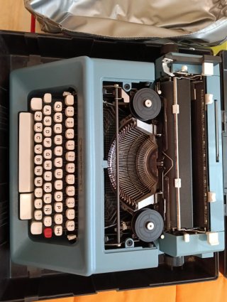 Máquina de escribir Olivetti Studio 46