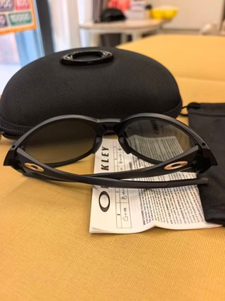 Gafas de sol Oakley polarizadas negras
