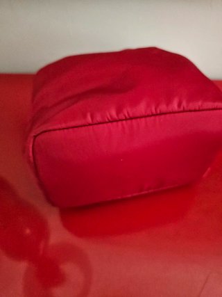 Necessaire/saco Guess Vermelha Dourada