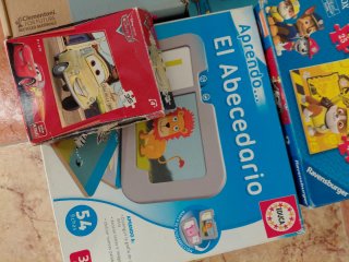 Lote de puzzles y juegos educativos