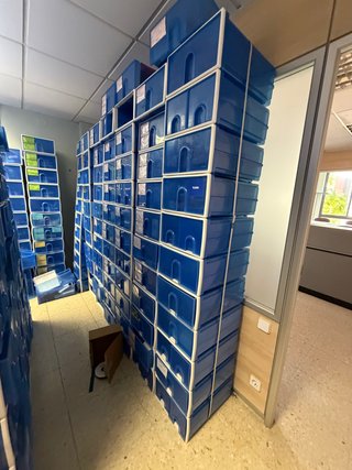 Cajas de plástico para almacenaje 605 unidades